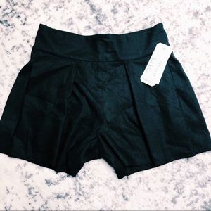 Nicole Miller Pleated High Waisted Linen Short